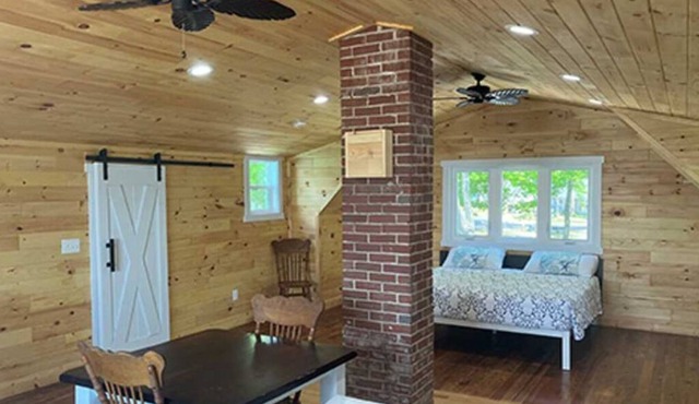 Comfortable Stay, Convenient Location! Short Drive to Emerald Vale Golf Club