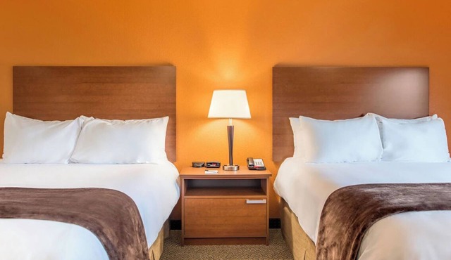 Comfy Stay Near Rapid City Attractions! With Full-Kitchen! Pet Friendly!