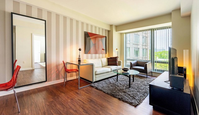 Contemporary One Bedroom in Historic West End