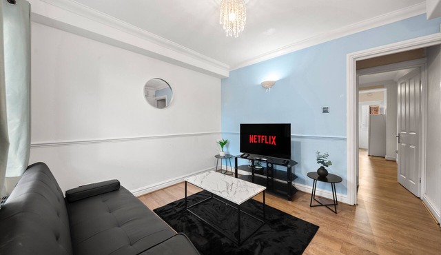 Contractor 3-Bed Long-Stay Discounts & Parking