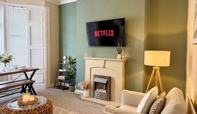 Contractors And Business Stays, 3BR, 1Bath, Full House, Free Parking, Fast WI-FI