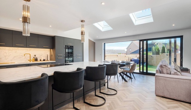 Contractors Welcome | Games Room | 6 Smart TVs | Free Off-Street Parking