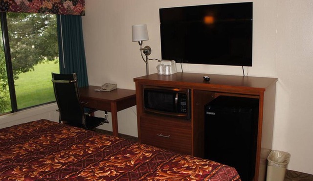 Coratel Waite Park - Comfort 1 King Bed NS