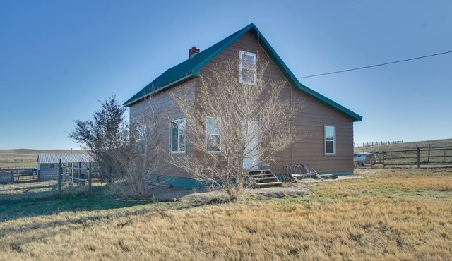 ‘Corral Creek Cow Camp:’ Pet-Friendly Circle Cabin