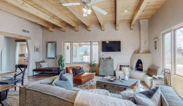 Corrales Hacienda with Mountain Views - High Desert Retreat!