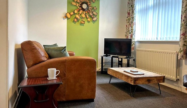 Cosy & convenient Consett flat