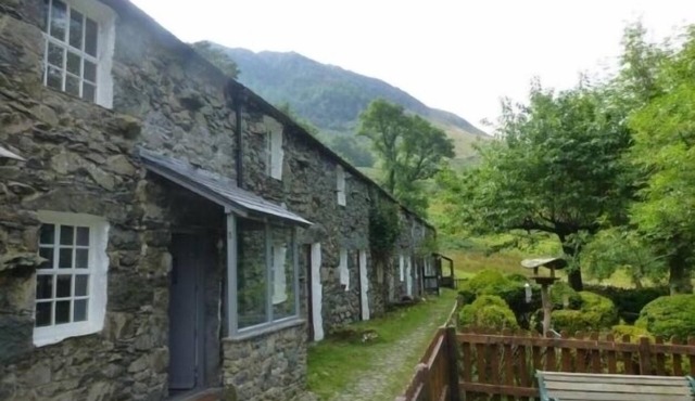 Cosy, romantic fellside cottage hidden in the Glencoyne valley