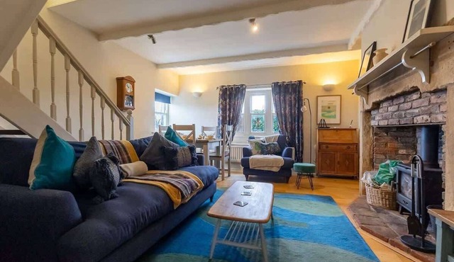 Cosy Shilbottle Cottage: Log Fire, Garden & Parking