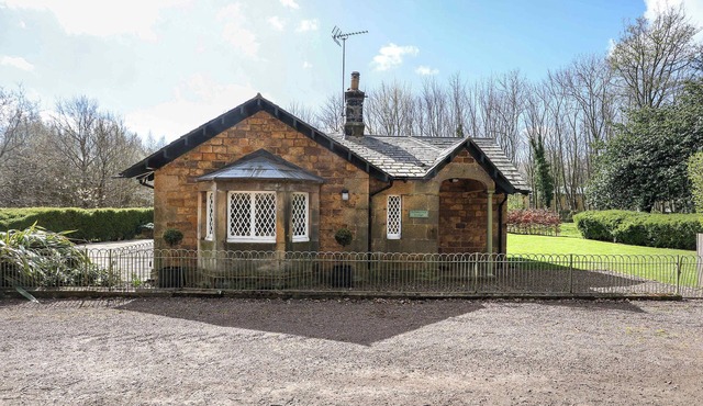 Cosy Three Bed Lodge with Private Garden