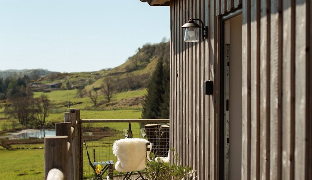 Cosy two bed converted Lodge with stunning views