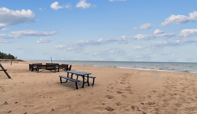 Cottage #3: 2BR/1BA Relaxing Lakefront Retreat!nn