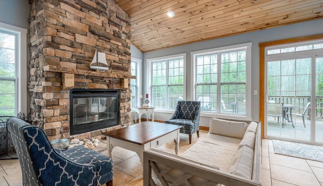 Cottage at Cave Point | Arcade Room + Pool