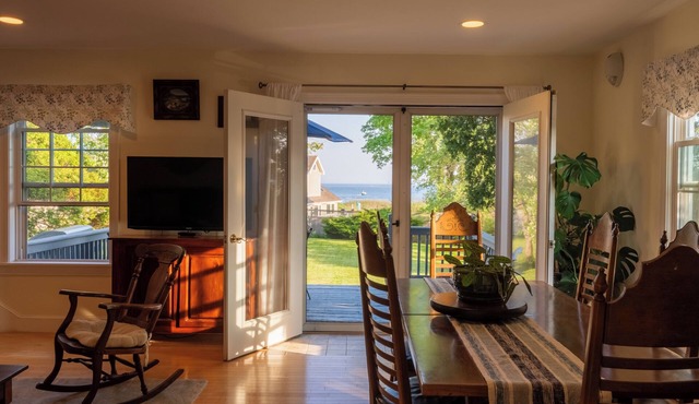 Cottage by the Sea - Steps to Crescent Beach, a Quick Drive to Portland