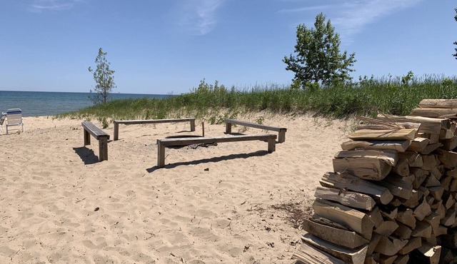 Cottage Cove · Lake Huron Beach Cottage No. 3