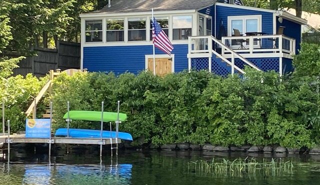 Cottage on the lake! Includes kayaks & rowboat. Relax and listen to the loons!