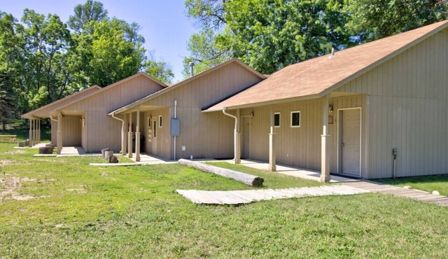 Cottage VI | Sunrise by the Lake, Campfire, Kayaking | Legacy Lakeside Resort