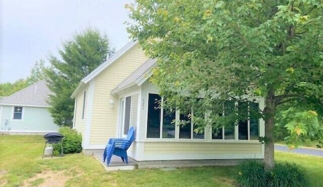 Cottages at Summer Village, fully furnished cottage, Wi-fi, heated pools, hot tub
