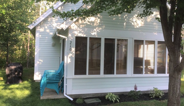 Cottages at Summer Village, fully furnished cottage, Wi-fi, heated pools, hot tub