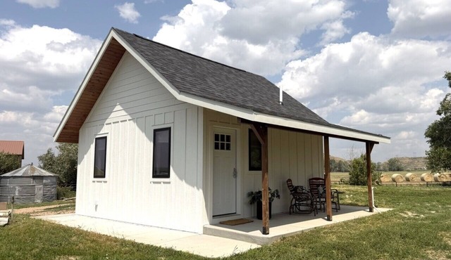 Country Cottage - New Construction On 20 acres