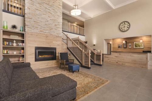 Country Inn & Suites by Radisson, Detroit Lakes