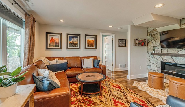 Country Living with Modern Amenities and Hot Tub