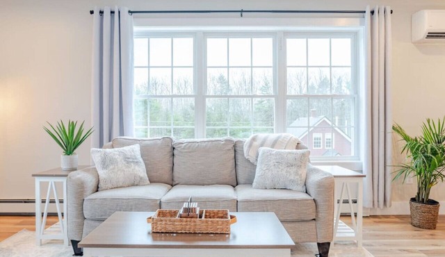 Countryside Oasis Charming 1BR Farmhouse Getaway