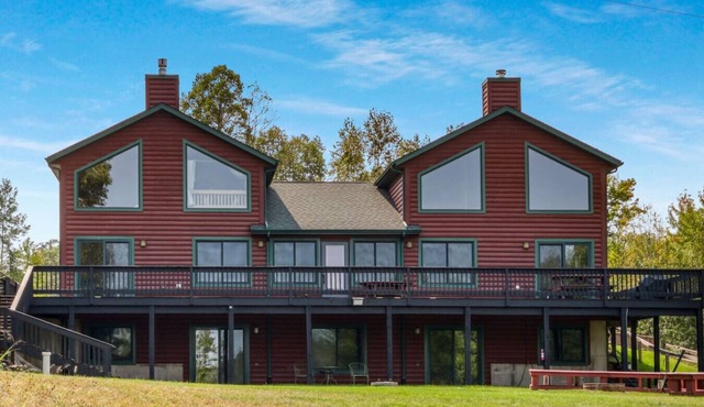 County Highway - Trail Access, Lake Access, Sleeps 23