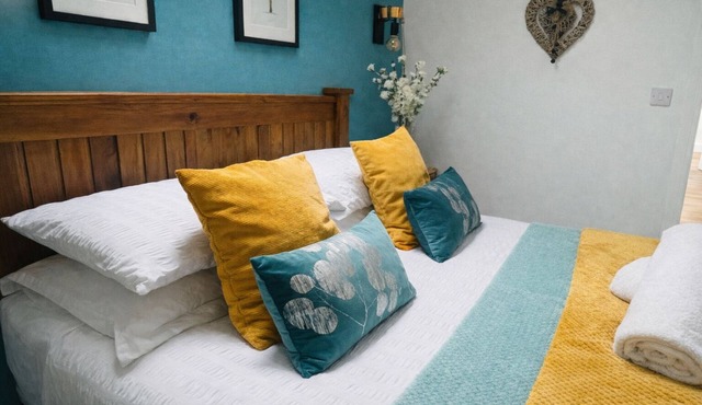 Couples Retreat in North Cumbria,w Logburner, Enclosed Terrace, Walks& Pub