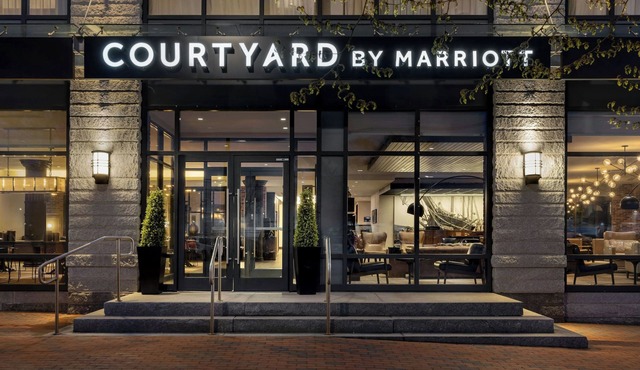 Courtyard Portland Downtown/Waterfront