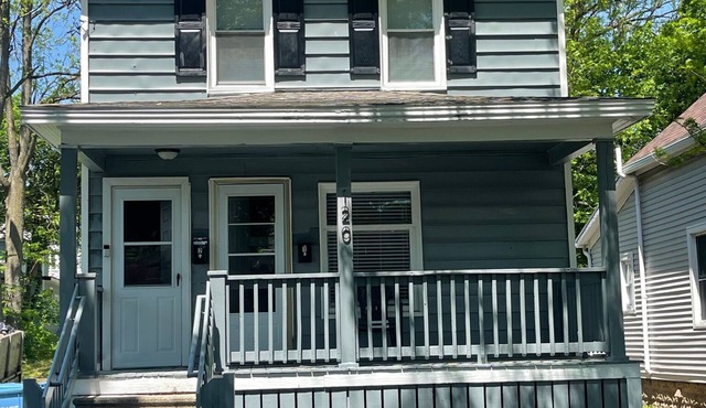 Cozy 1-bedroom apartment in Lansing