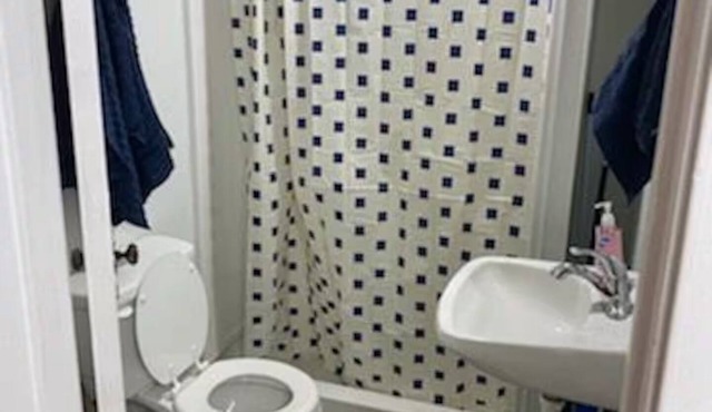 Cozy 1-Bedroom Apartment w/Free Wifi & Free Parking