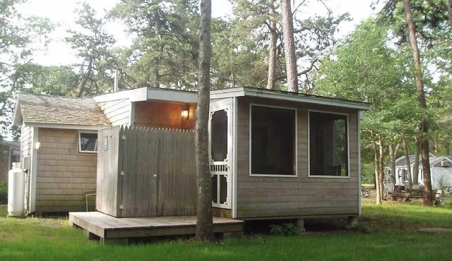 Cozy 1 Bedroom Cabin on Campground/Retreat