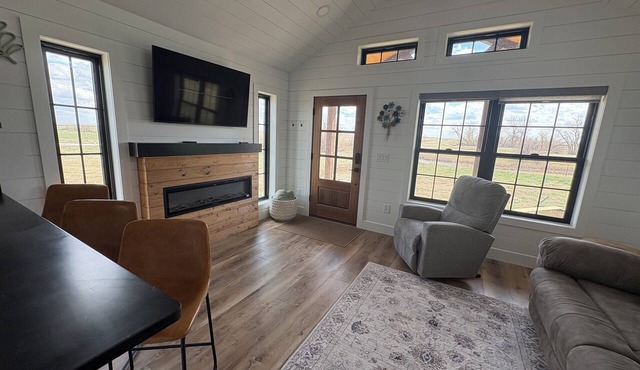 Cozy 1-bedroom cabin