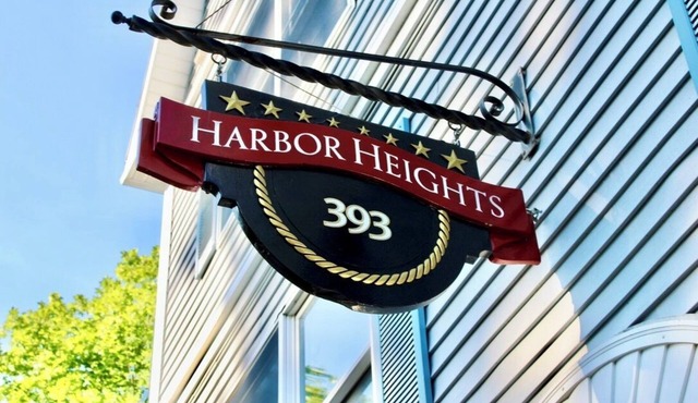 Cozy 1-bedroom Efficiency in Village Center, Southwest Harbor- "Manset Room"