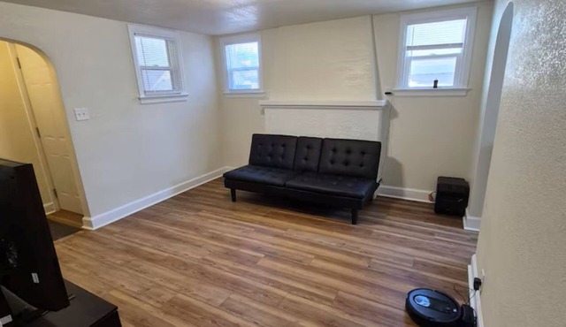 Cozy 1BR Getaway – Near Downtown & Medical