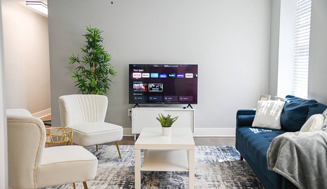 Cozy 2-Bedroom Apartment Minutes from Downtown