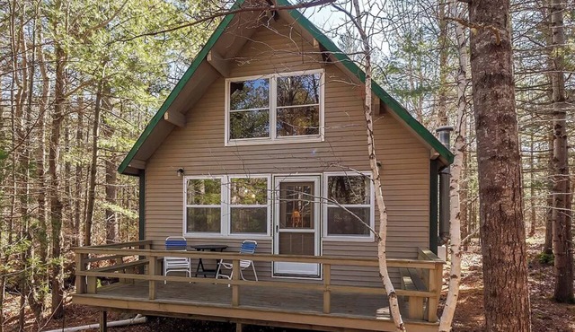 Cozy 2-bedroom cabin, with woodstove, near ACADIA's best Hikes, Lakes, and SWHbr