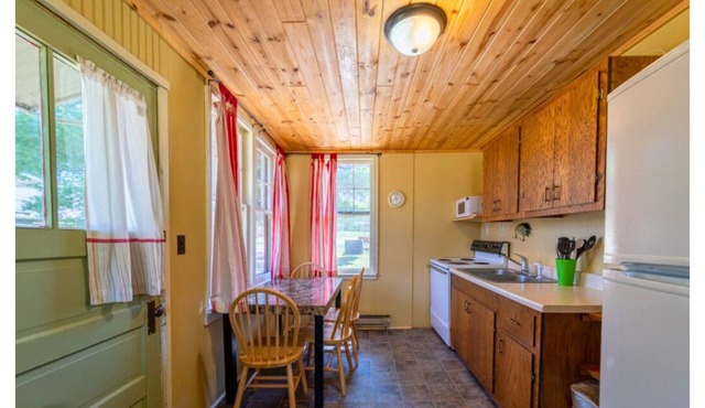 Cozy 2-bedroom cabin at marvelous Cass Lake Lodge! Cabin 2