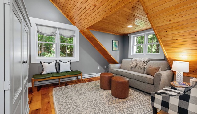 Cozy 2-bedroom cottage - PET FRIENDLY