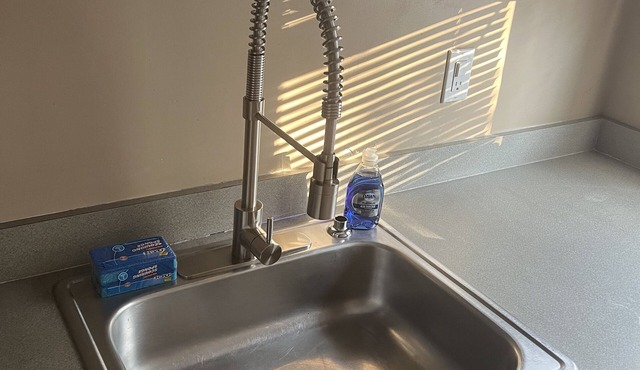 Cozy 2 bedroom conveniently located to all you need
