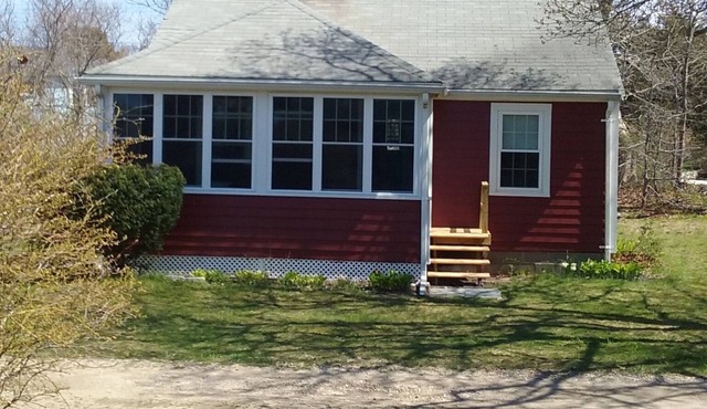 Cozy 2-bedroom cottage in fantastic Pocasset at Hen Cove