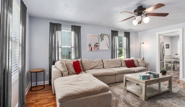 Cozy 2 Bedroom KingBeds Sleeps 5 Warrensburg