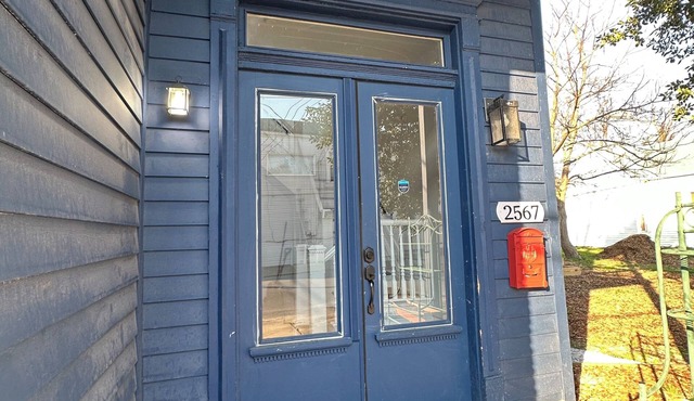 Cozy 2-bedroom townhome in pleasant Louisville with AC