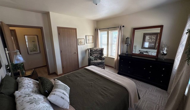 Cozy 2-bedroom waterfront apartment in charming Omro - The Perfect Getaway!