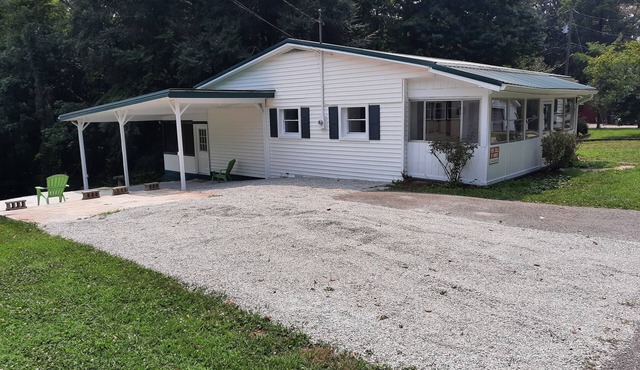 Cozy 3-Bedroom Beaver Creek Cottage