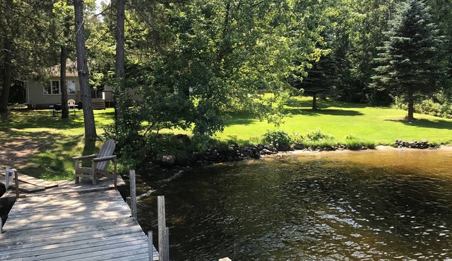 Cozy 3 bedroom cabin centrally located at Moccasin Point, Lake Vermilion.
