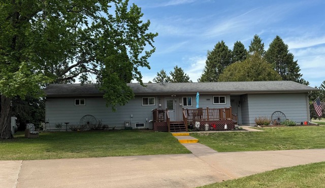 Cozy 3-bedroom farmhouse 20 minutes from Ashland access to ATV trail