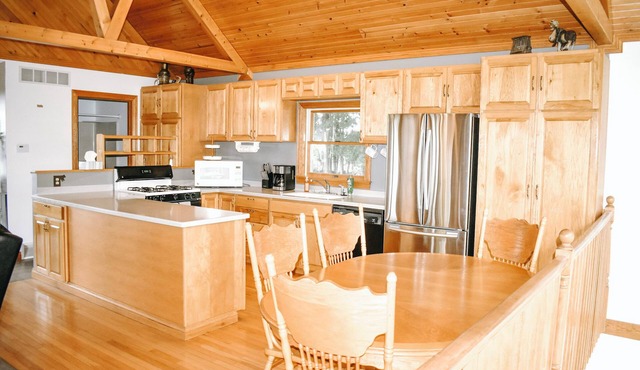 Cozy 3-bedroom house in nice Carson City with WiFi, AC