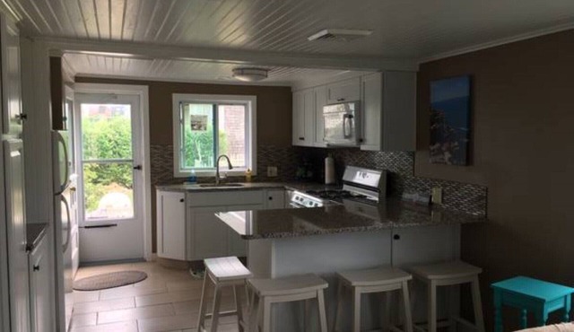 Cozy 3BDR Matunuck Beach Cottage