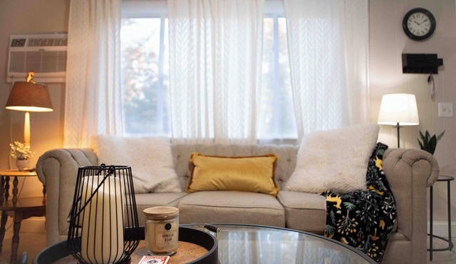 ⚓ Cozy 3BR Coastal Retreat Private Yard & Fire Pit 5 Min to Beach!